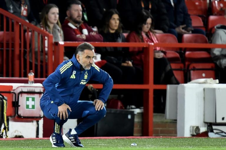 Forest de Vítor Pereira goleia e aumenta vantagem para lugares de despromoção