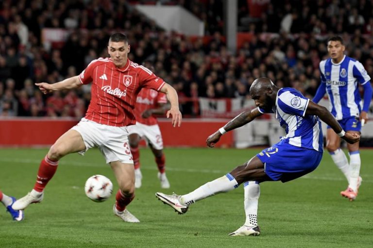 FC Porto perde em Nottingham e falha meias-finais da Liga Europa