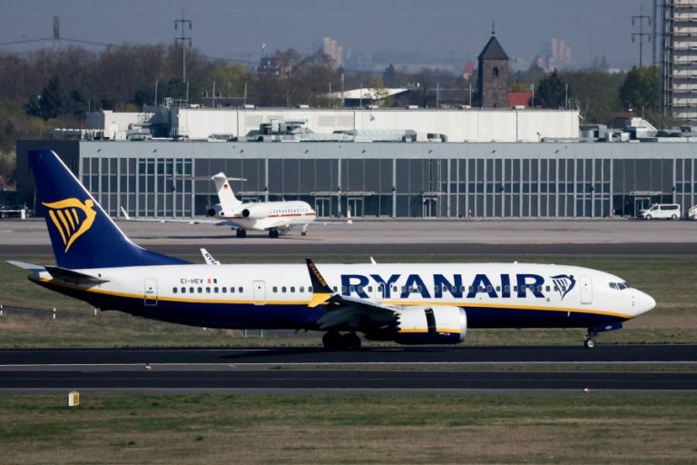 Ryanair encerra base em Berlim devido ao aumento das taxas aeroportuárias