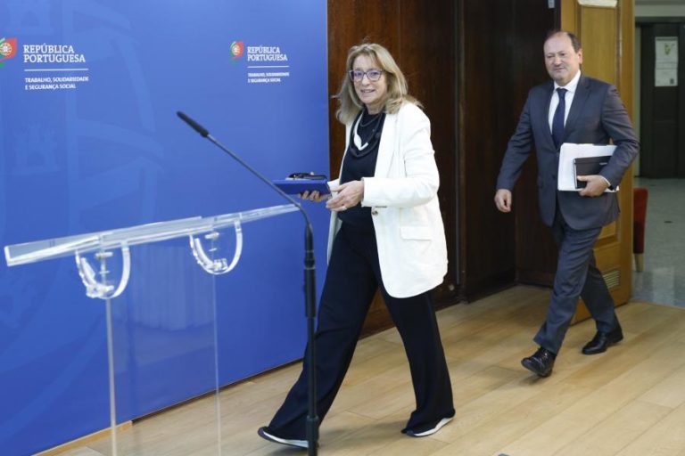Governo confiante que UGT “saberá honrar tradição de diálogo” na lei laboral