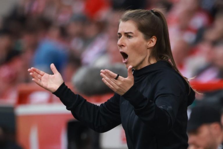 Marie-Louise Eta “desapontada” por derrota na estreia como treinadora do Union Berlim
