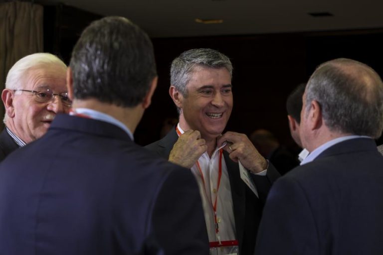 Carneiro diz que sondagens mostram que portugueses “não confiam no Governo”