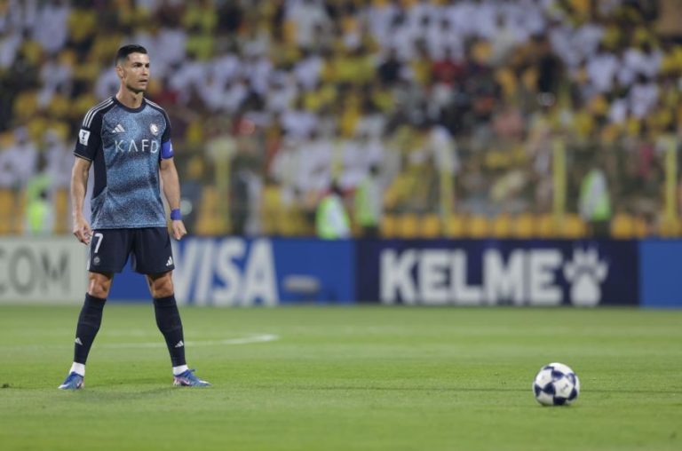 Jesus goleia Vitória com Ronaldo e Félix em destaque e segue para as ‘meias’