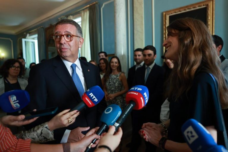 PR afirma em Madrid que Portugal precisa de “umas melhorias” para ser “país extraordinário para se trabalhar”