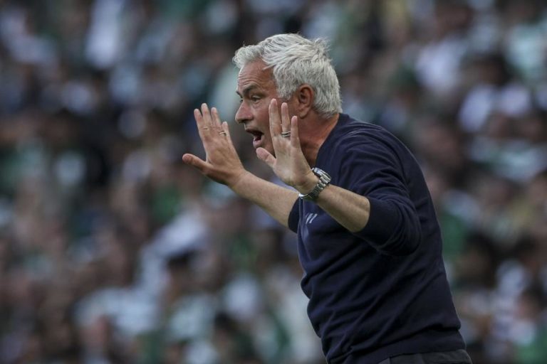 Mourinho reforça que “só ganhando os quatro jogos” o Benfica pode ser segundo