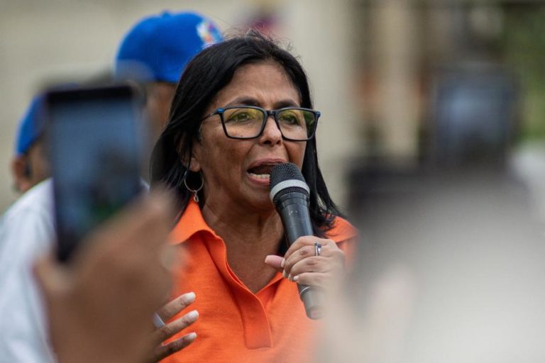 Presidente interina da Venezuela Delcy Rodríguez anuncia fim da amnistia
