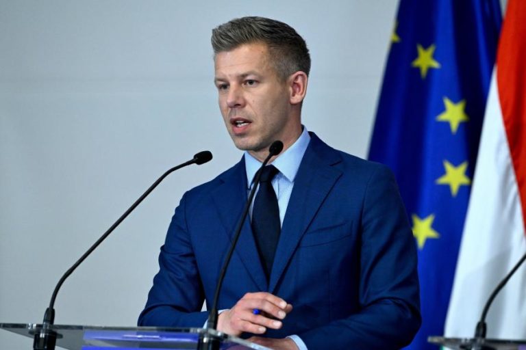 Magyar reúne-se quarta-feira em Bruxelas com Von der Leyen para tentar desbloquear PRR