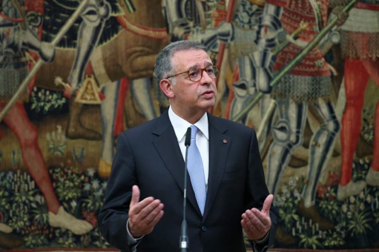 Seguro vai insistir “até ao fim” no diálogo sobre lei laboral mas nega qualquer pressão