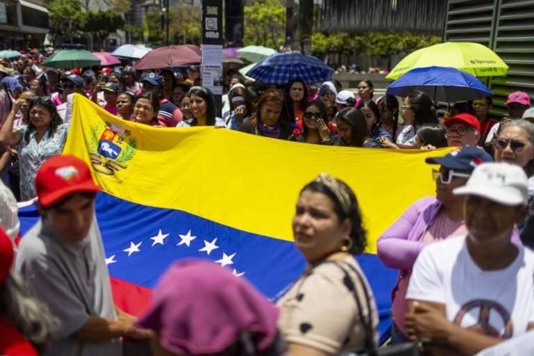 Militares reformados denunciam rutura constitucional na Venezuela e pedem eleições livres