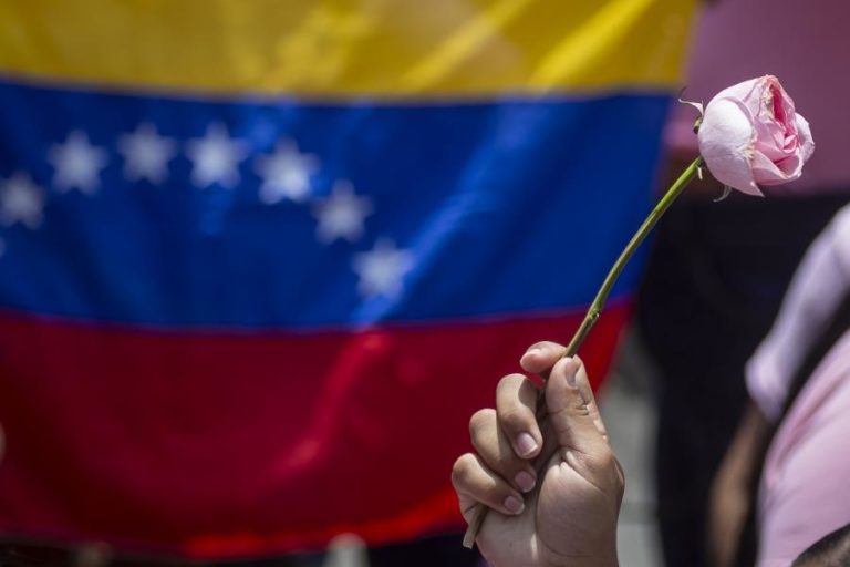 ONG acusam líder da Venezuela de violar Estado de Direito ao terminar amnistia