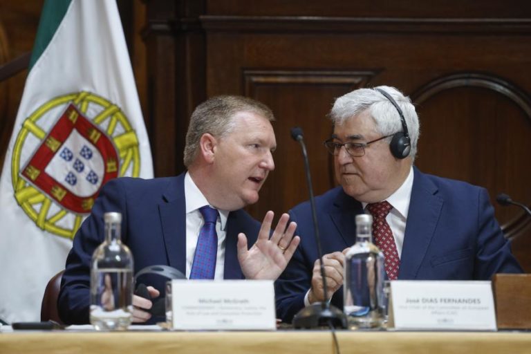 Bruxelas quer acesso a fundos europeus mais dependente do Estado de Direito