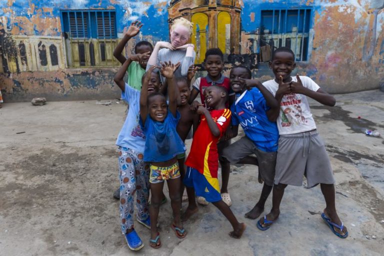 Dádiva pousa no Sambizanga, bairro de Nagrelha e de Mantorras