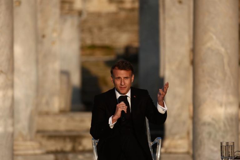 Macron observa “momento único” em que Trump, Putin e Xi se opõem “ferozmente aos europeus”