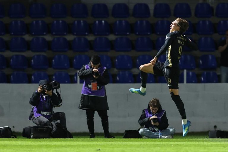 Alverca vence Arouca e sobe ao nono lugar