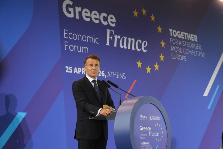 PR francês afasta escassez de combustíveis mas reconhece impacto nos preços