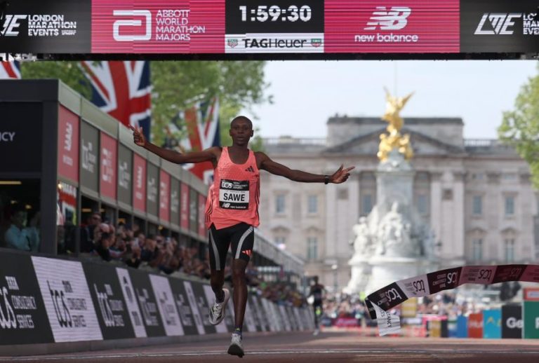 Sabastian Sawe faz história ao baixar a barreira das duas horas na maratona