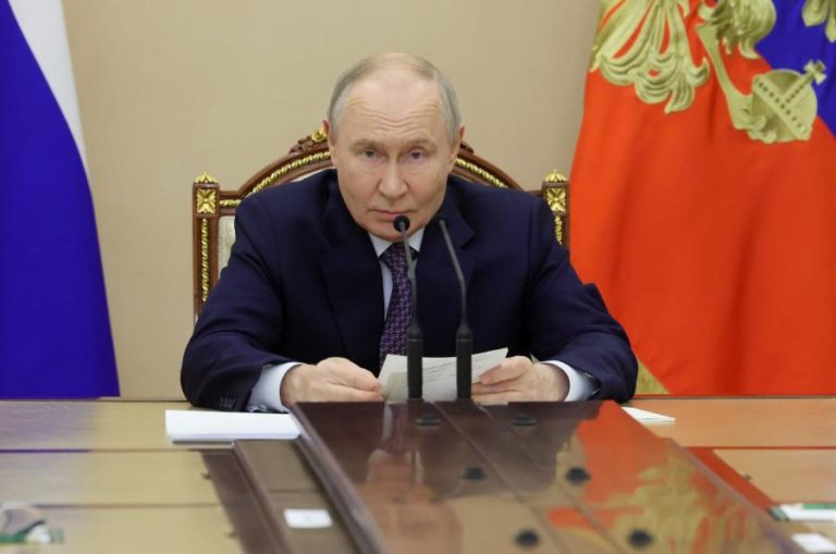 Ucrânia: Putin propõe cessar-fogo a 09 de maio, dia em que Rússia celebra vitória em 1945