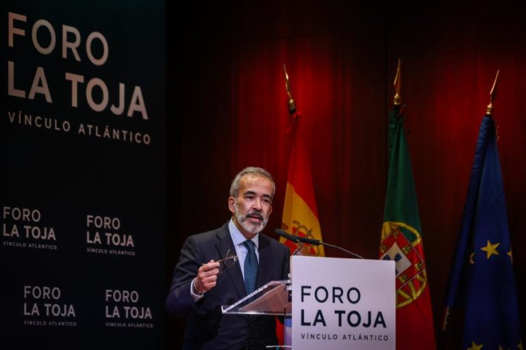 Afastamento dos EUA teve efeito de aproximar UE do Reino Unido e Canadá – MNE