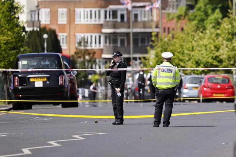 Duas pessoas esfaqueadas em bairro de comunidade judaica em Londres