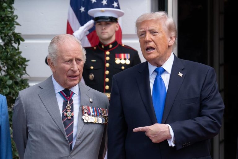 Trump elogia “o mais formidável dos reis” no encerramento da visita de Carlos III
