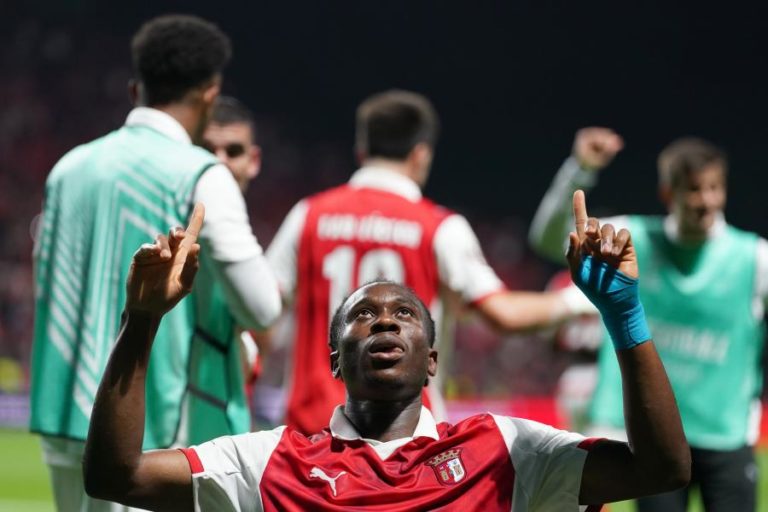 LE: Sporting de Braga adianta-se ao Friburgo nas ‘meias’ com golo aos 90+2