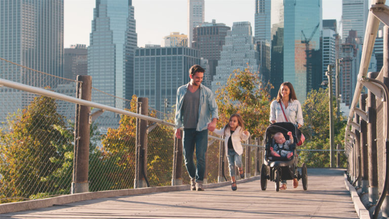 Riqueza de imigrantes: os estabelecidos já superam os canadianos