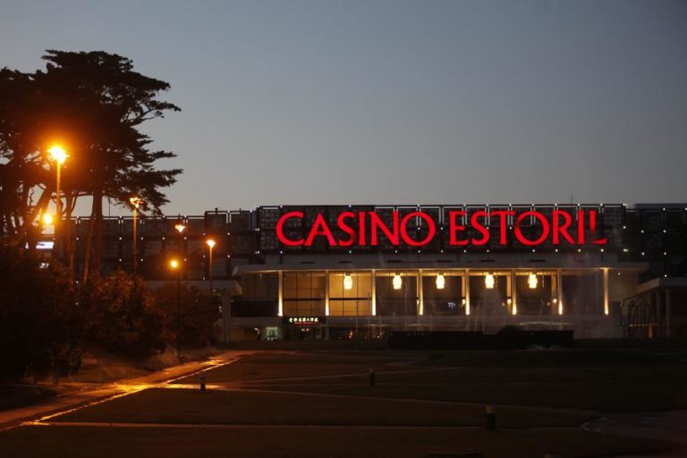 Trabalhadores da Estoril-Sol aprovam “formas de luta mais duras” por aumentos salariais