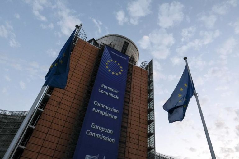 Comissão Europeia nega acusações de incumprimento feitas por Donald Trump