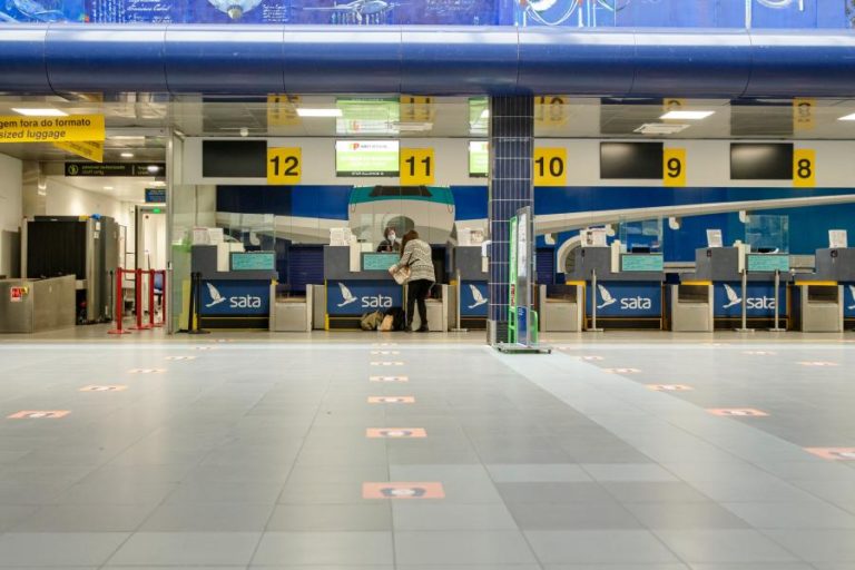 Número de passageiros desembarcados nos aeroportos dos Açores volta a baixar em abril
