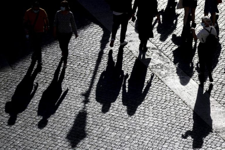 Beneficiários de prestações de desemprego atingem valor mais baixo em seis meses