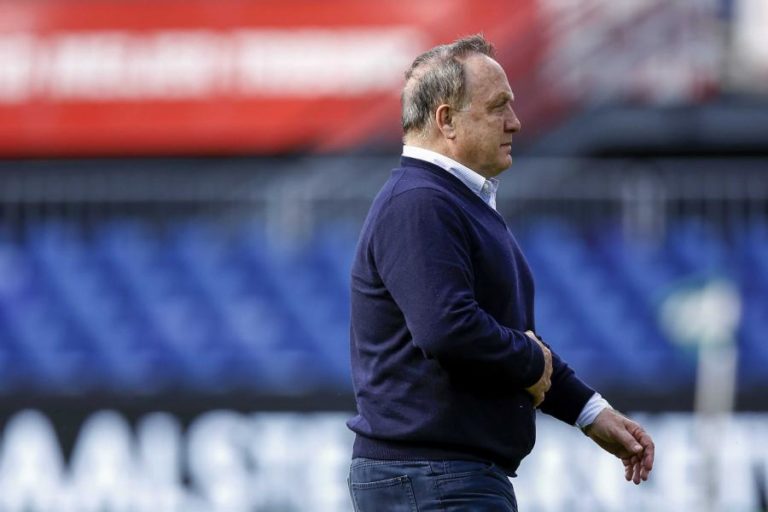 Dick Advocaat regressa à seleção de Curaçau para a fase final do Mundial2026