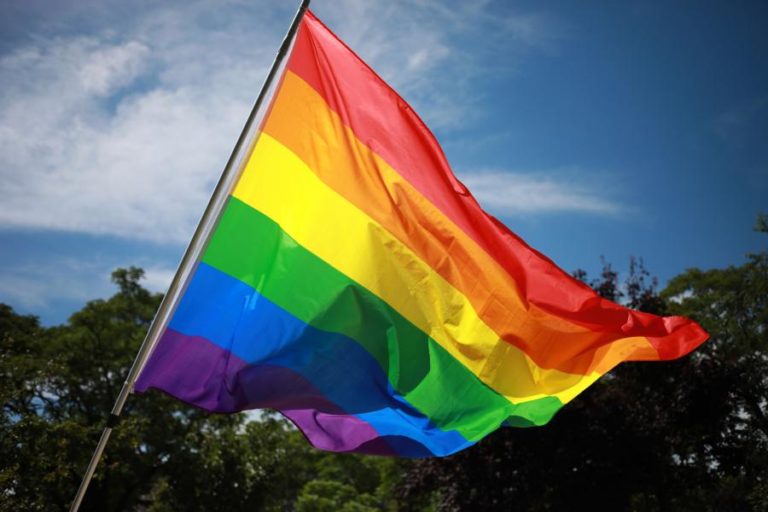 Porto prevê hastear bandeira LGBTQIA+ domingo em frente aos Paços do Concelho