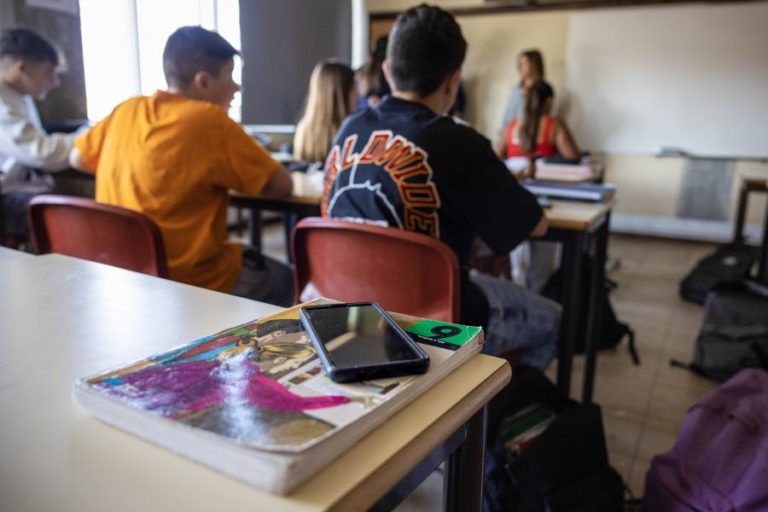 Parlamento aprova equivalência escolar no ensino básico e secundário entre Portugal e Brasil