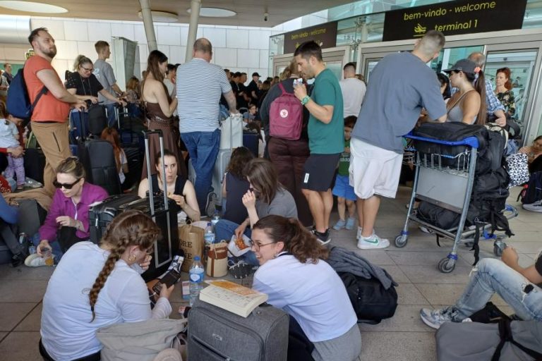 Passageiros sem direito a indemnização se perderem voo por filas na fronteira – ANAC