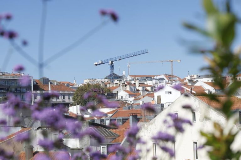 Taxa Euribor sobe a seis meses para máximo desde janeiro de 2025