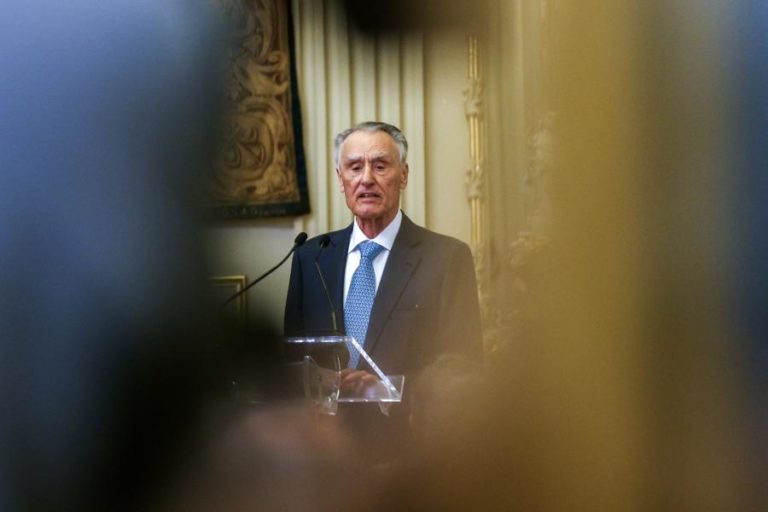 Cavaco Silva distinguido hoje em Estrasburgo com Ordem Europeia de Mérito