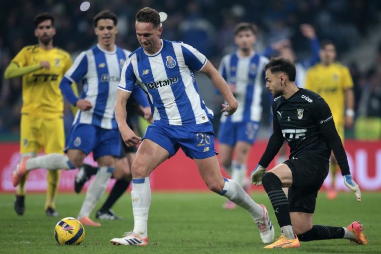 Avançado neerlandês Luuk de Jong deixa o FC Porto