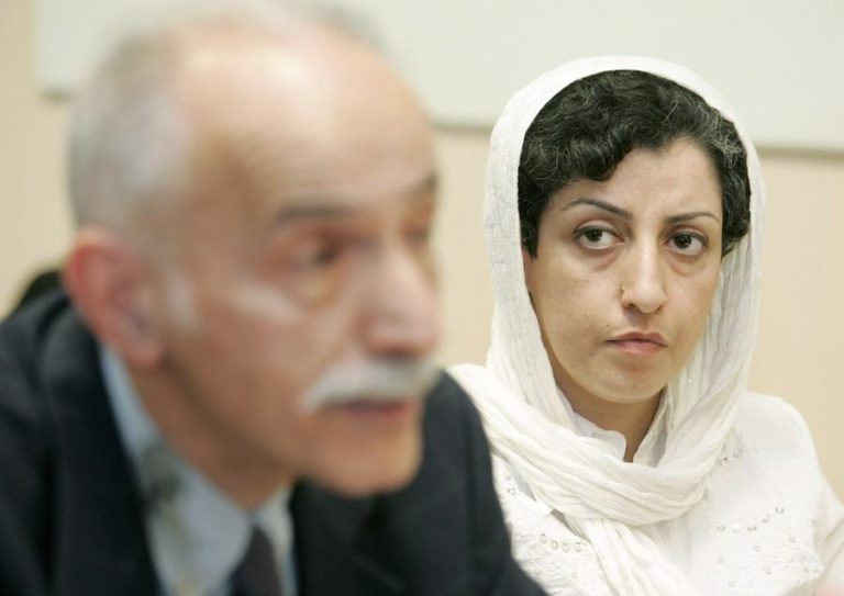 Nobel da Paz Narges Mohammadi precisa de meses de cuidados médicos após colapso na prisão