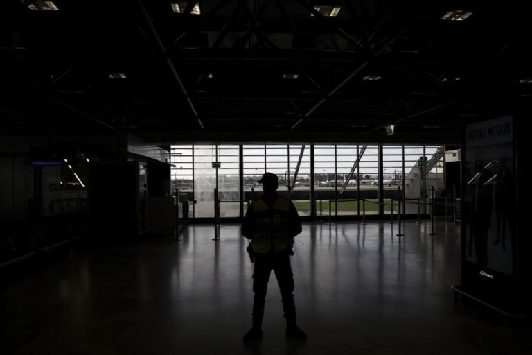 PSP reforça aeroportos portugueses com 360 polícias em julho