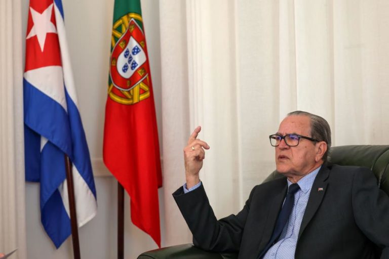 Embaixador cubano em Portugal diz que acusação dos EUA a Castro representa escalada