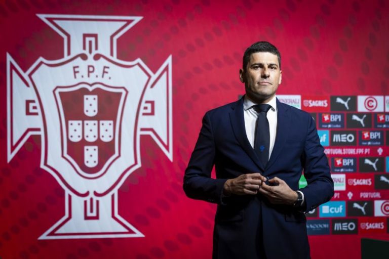 Maior desafio do futebol feminino é “mudar mentalidades” – Selecionador