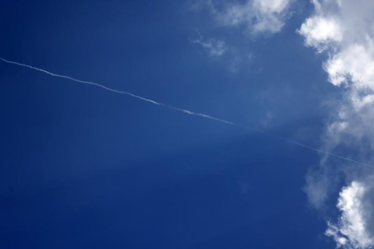 Emirados Árabes Unidos intercetam drones e mísseis iranianos