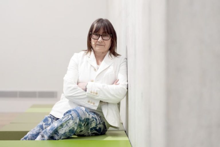 Escritora escocesa Ali Smith vence Prémio Literário de Dublin com “Gliff”