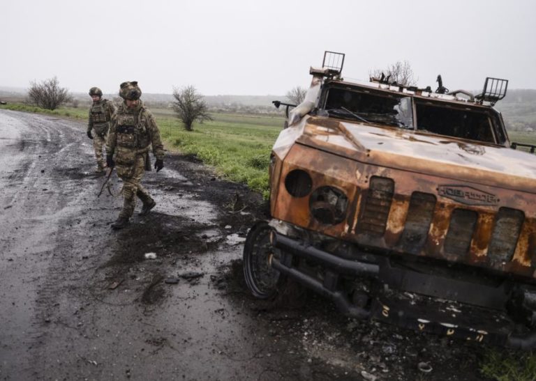 Moscovo afirma ter capturado dez localidades ucranianas, mas Kiev nega