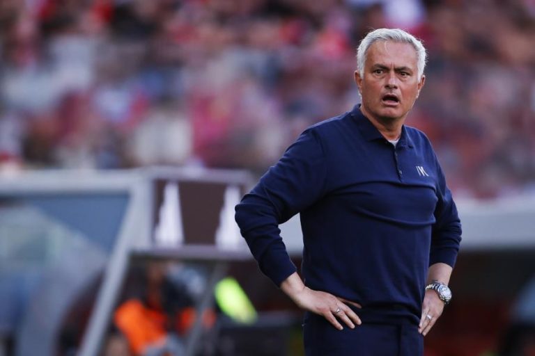 Mourinho garante não ter contactos com Real Madrid até final da época