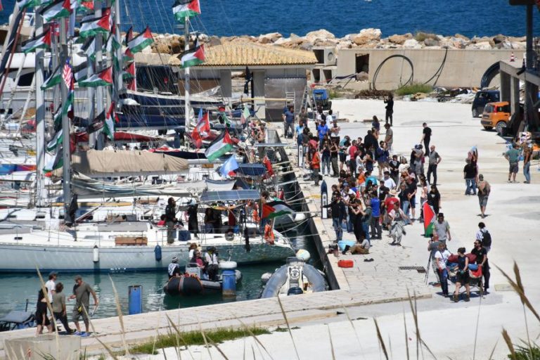 Ativistas da Flotilha Global Sumud denunciam maus tratos pelas forças israelitas