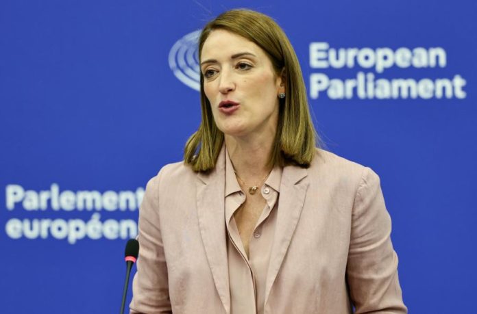 47008636.jpg