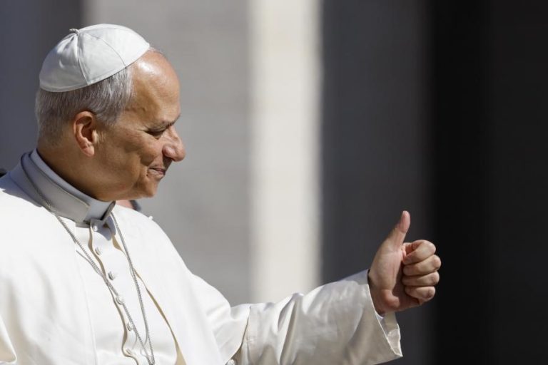 Papa incentiva católicos ricos dos EUA a continuarem a fazer donativos