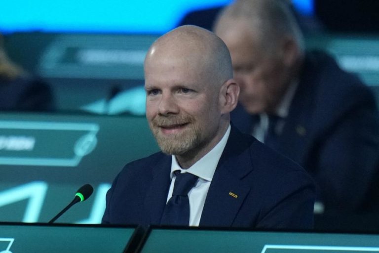 Secretário-geral da FIFA visita China face a impasse sobre direitos do Mundial2026