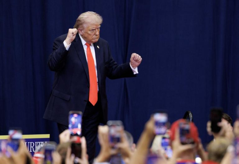 Trump imita voz de Sheinbaum e reafirma posição sobre Golfo do México